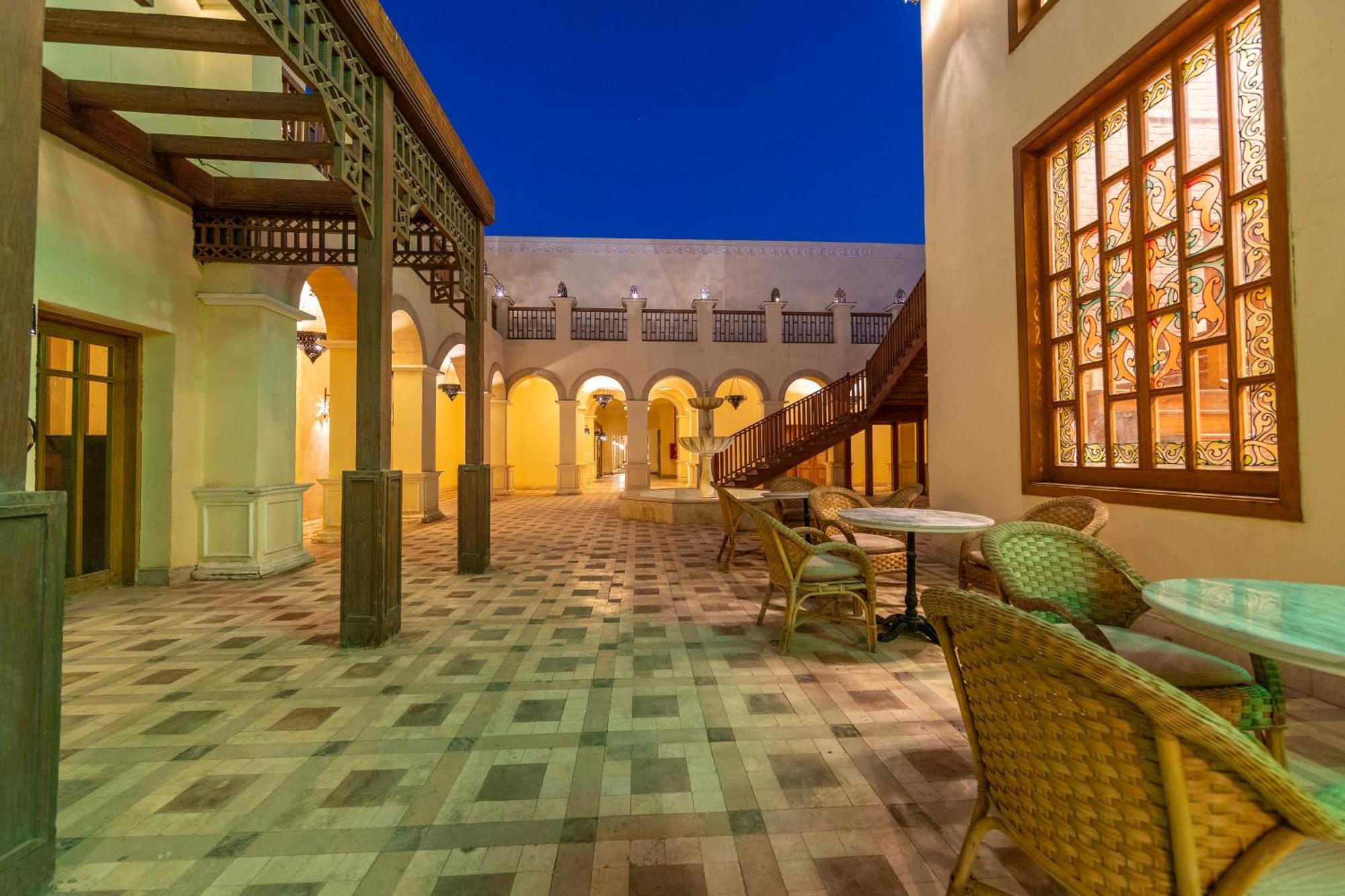 The Grand Hotel Sharm El Sheikh Bagian luar foto The hotel's courtyard