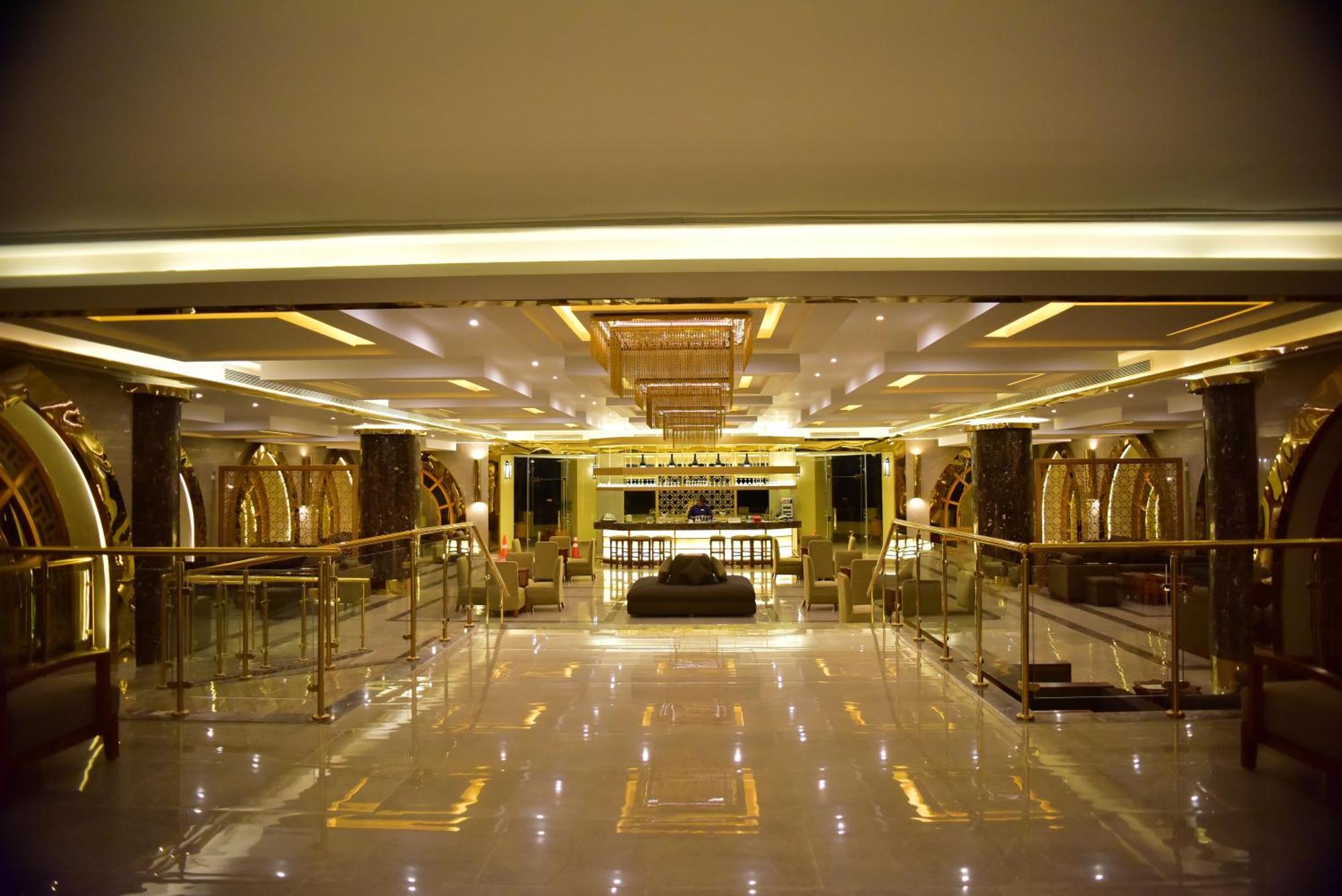 The Grand Hotel Sharm El Sheikh Bagian luar foto The lobby of the hotel